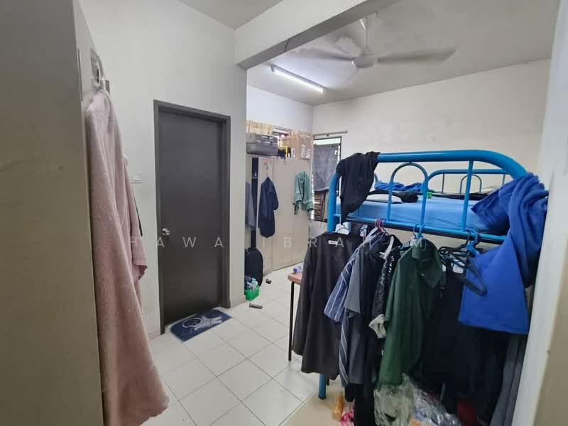 Pangsapuri untuk Dijual di Anggerik Court - Hawa Ibrahim - Bedroom - PropertyGuru.com.my