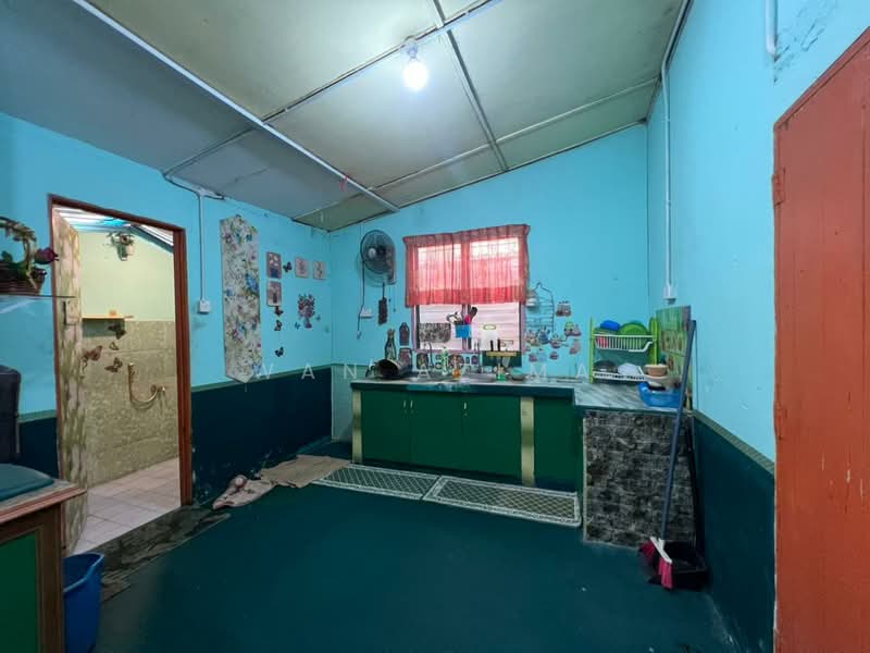 Bungalow for Rent in Gombak (Selangor) - Wan Azima - Kitchen - PropertyGuru.com.my