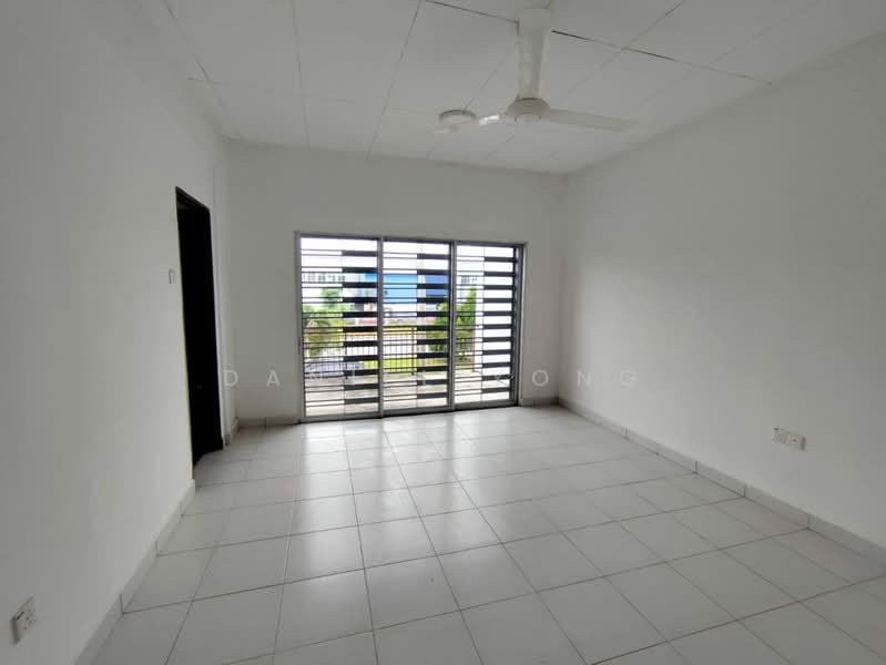 Rumah Teres 2 Tingkat untuk Dijual di Taman Scientex Senai (Senai) - Daniel Yong - Living Room - PropertyGuru.com.my