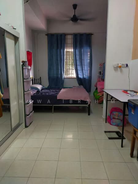 1-storey Terraced House for Sale in Taman Desa Cempaka (Nilai) - Hawa Ibrahim - Bedroom - PropertyGuru.com.my