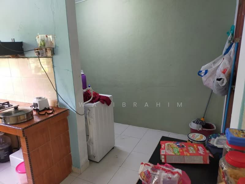 1-storey Terraced House for Sale in Taman Desa Cempaka (Nilai) - Hawa Ibrahim - Kitchen - PropertyGuru.com.my