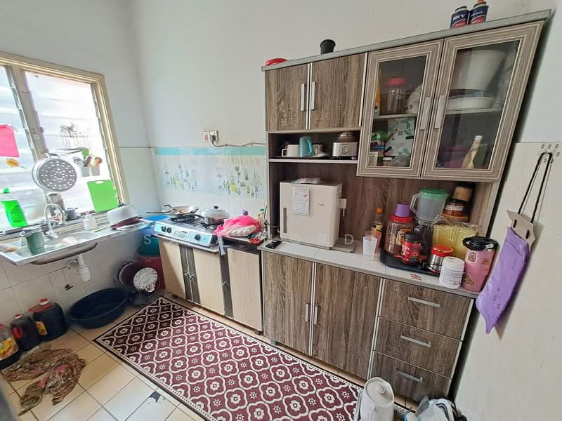 2-storey Terraced House for Sale in TAMAN PUCHONG UTAMA (Puchong) - Sa'a Nordin - Kitchen - PropertyGuru.com.my