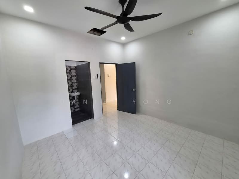 1-storey Terraced House for Sale in Bandar Putra (Kulai) - Daniel Yong - Interior - PropertyGuru.com.my