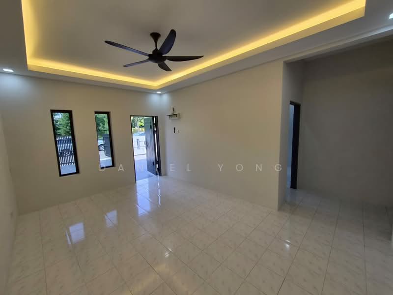 1-storey Terraced House for Sale in Bandar Putra (Kulai) - Daniel Yong - Living Room - PropertyGuru.com.my