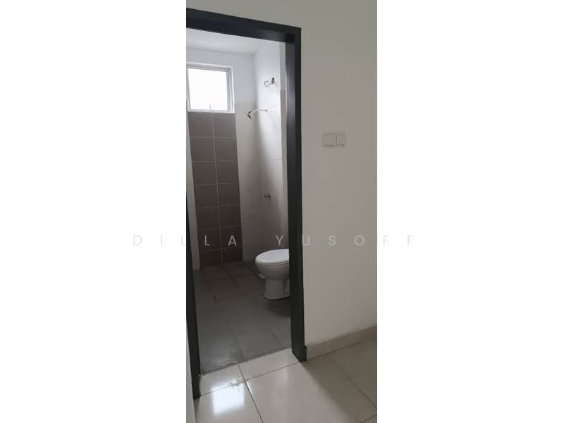 Rumah Bandar untuk Dijual di Taman Nilai Perdana (Nilai) - DILLA YUSOFF - Bathroom - PropertyGuru.com.my