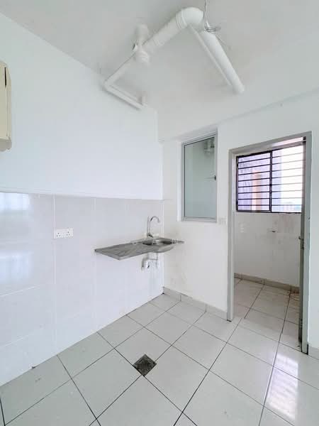 Pangsapuri untuk Disewa di The Residence 1 @ Tiara South - Jacqueline San - Kitchen - PropertyGuru.com.my