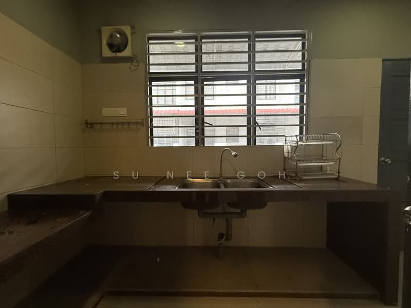 2-storey Terraced House for Rent in Bandar Tasik Puteri (Rawang) - Su Nee Goh - Kitchen - PropertyGuru.com.my