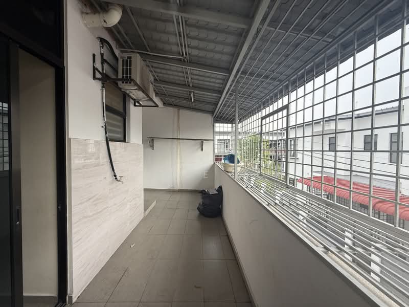 2-storey Terraced House for Rent in Bandar Tasik Puteri (Rawang) - Su Nee Goh - Balcony - PropertyGuru.com.my
