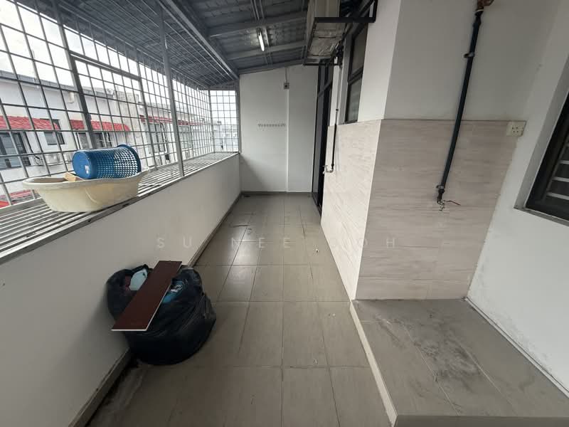 2-storey Terraced House for Rent in Bandar Tasik Puteri (Rawang) - Su Nee Goh - Balcony - PropertyGuru.com.my