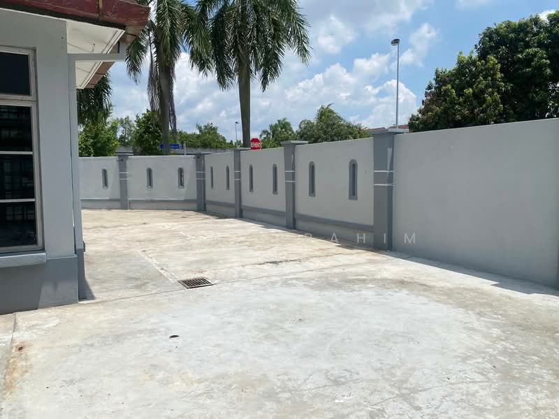 1.5-storey Terraced House for Sale in Bandar Bukit Raja (Klang) - Hawa Ibrahim - Exterior - PropertyGuru.com.my
