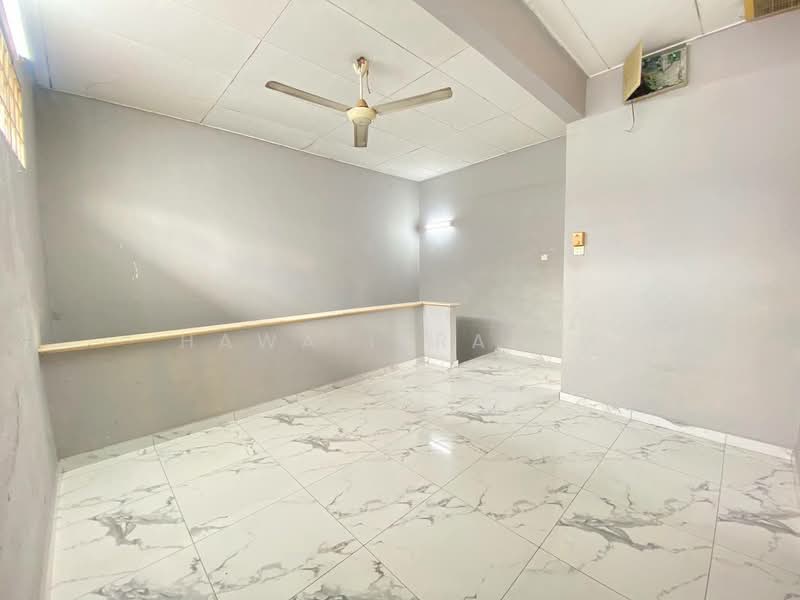 1.5-storey Terraced House for Sale in Bandar Bukit Raja (Klang) - Hawa Ibrahim - Interior - PropertyGuru.com.my