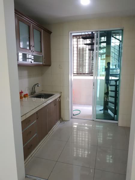Townhouse for Sale in Bandar Utama (Selangor) - Mun Wai Yan - Kitchen - PropertyGuru.com.my