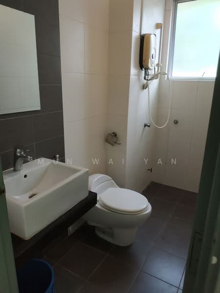 Townhouse for Sale in Bandar Utama (Selangor) - Mun Wai Yan - Bathroom - PropertyGuru.com.my