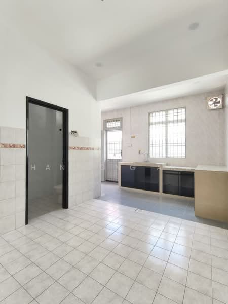 2-storey Terraced House for Sale in Taman Mount Austin (Tebrau) - Han Yong Ang - Kitchen - PropertyGuru.com.my
