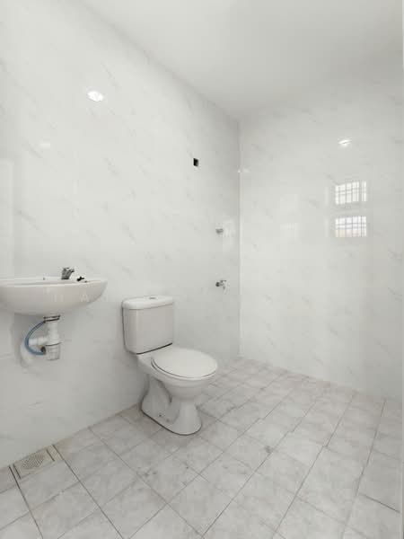 2-storey Terraced House for Sale in Taman Mount Austin (Tebrau) - Han Yong Ang - Bathroom - PropertyGuru.com.my