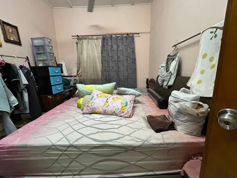 1-storey Terraced House for Sale in Bandar Sri Damansara (Selangor) - Admend . - Bedroom - PropertyGuru.com.my