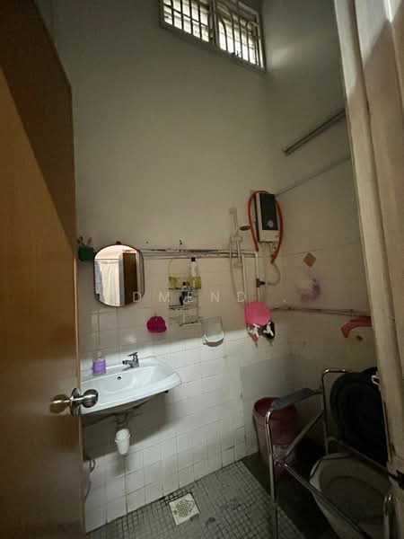 1-storey Terraced House for Sale in Bandar Sri Damansara (Selangor) - Admend . - Bathroom - PropertyGuru.com.my