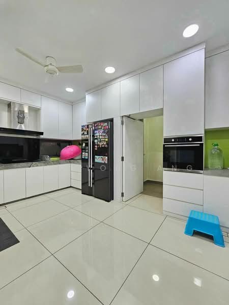 Cluster House for Sale in Taman Gaya (Ulu Tiram) - Han Yong Ang - Kitchen - PropertyGuru.com.my