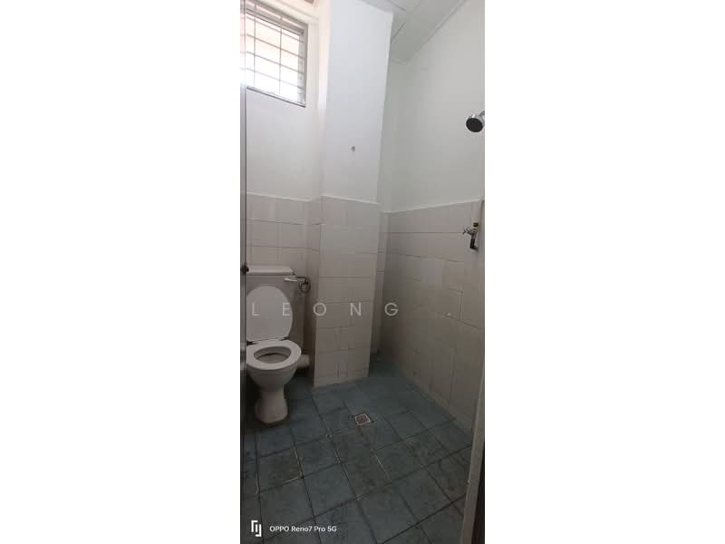 Kedai untuk Disewa di Sungai Dua (Penang) - Leong . - Bathroom - PropertyGuru.com.my