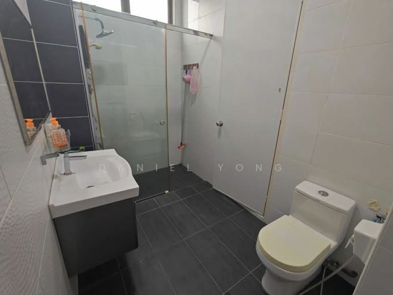 Cluster House for Sale in Setia Tropika (Johor Bahru) - Daniel Yong - Bathroom - PropertyGuru.com.my