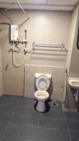 Kondominium untuk Dijual di Desa Gembira - Celine Kong - Bathroom - PropertyGuru.com.my