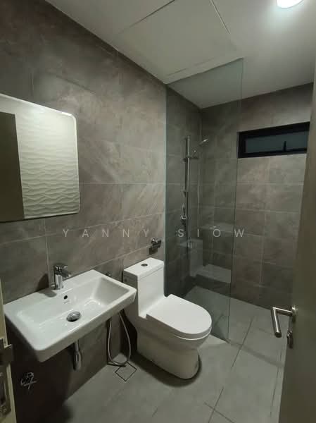 Servis Apartment untuk Dijual di Quinn Residence - Yanny Siow - Bathroom - PropertyGuru.com.my