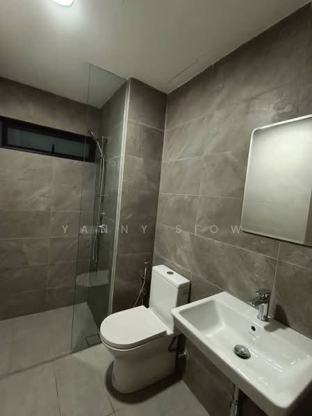 Servis Apartment untuk Dijual di Quinn Residence - Yanny Siow - Bathroom - PropertyGuru.com.my