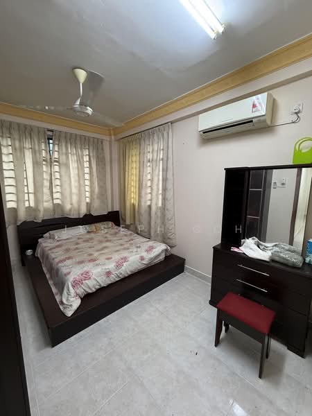 Pangsapuri untuk Dijual di Vista Seri Alam - Joseph Goh - Bedroom - PropertyGuru.com.my