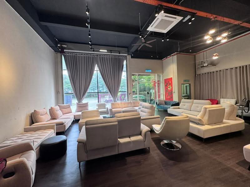 Factory for Sale in Taman Desa Cemerlang (Ulu Tiram) - TY Ng - Living Room - PropertyGuru.com.my