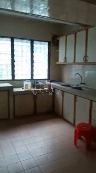 Rumah Teres 2 Tingkat untuk Dijual di Taman Muhibbah (Seri Kembangan) - Sally Wong - Kitchen - PropertyGuru.com.my