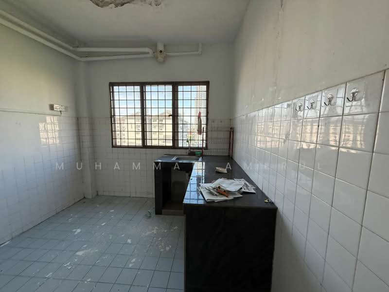 Apartment for Rent at Teratai Mewah Apartment Block 4 & 6 - Muhammad Amerul - Kitchen - PropertyGuru.com.my