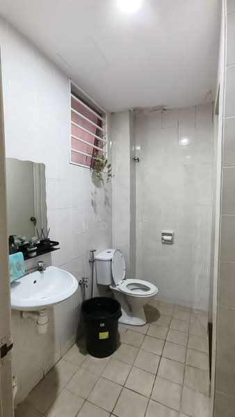 Rumah Teres 2 Tingkat untuk Dijual di Alam Budiman (Shah Alam) - Fazie Noor - Bathroom - PropertyGuru.com.my