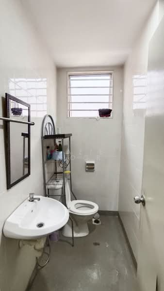 Rumah Teres 2 Tingkat untuk Dijual di Alam Budiman (Shah Alam) - Fazie Noor - Bathroom - PropertyGuru.com.my