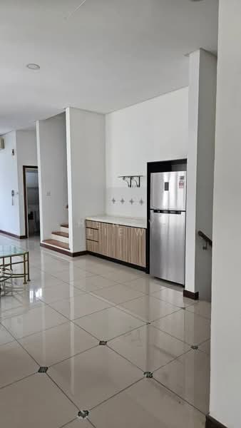 3-storey Terraced House for Sale in Cyberjaya (Selangor) - Henry Liew - Kitchen - PropertyGuru.com.my
