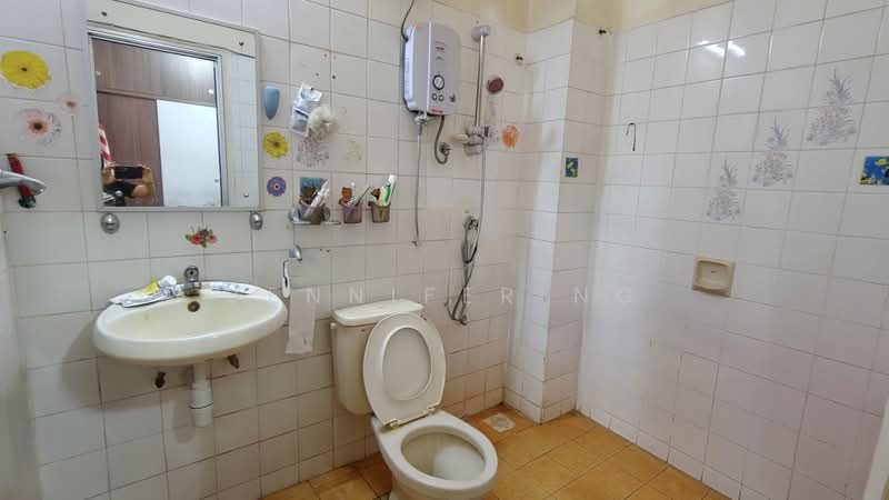 Rumah Teres 2 Tingkat untuk Dijual di Usj 3 (Subang Jaya) - Jennifer Ng - Bathroom - PropertyGuru.com.my