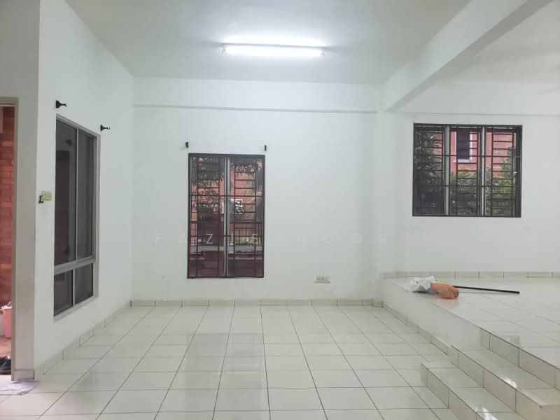 Rumah Teres 2 Tingkat untuk Dijual di Alam Budiman (Shah Alam) - Fazie Noor - Living Room - PropertyGuru.com.my