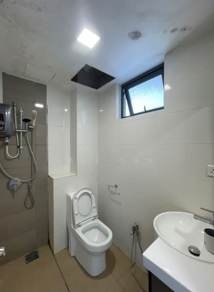 Service Residence for Rent at SkyVille 8 @ Benteng 8 - Jade Gan - Bathroom - PropertyGuru.com.my