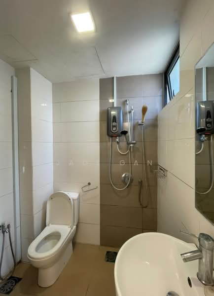 Service Residence for Rent at SkyVille 8 @ Benteng 8 - Jade Gan - Bathroom - PropertyGuru.com.my