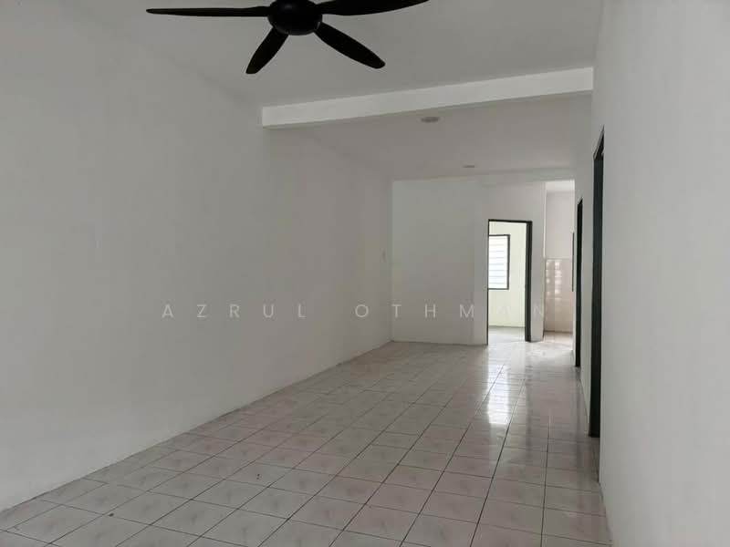 Rumah Teres 1 Tingkat untuk Dijual di Port Dickson (Negeri Sembilan) - Azrul Othman - Living Room - PropertyGuru.com.my
