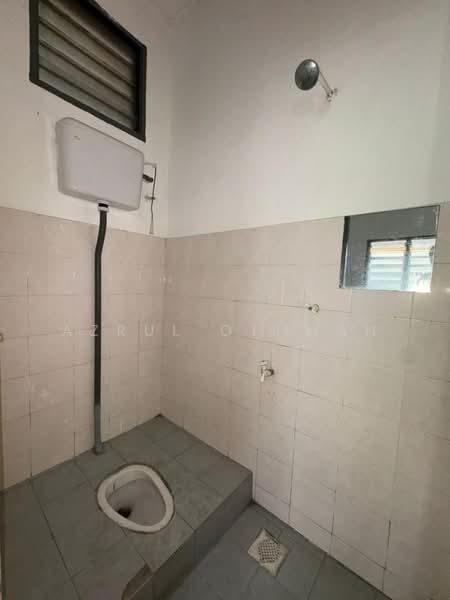 Rumah Teres 1 Tingkat untuk Dijual di Port Dickson (Negeri Sembilan) - Azrul Othman - Bathroom - PropertyGuru.com.my