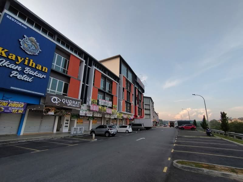 Shop / Office for Rent in Bandar Tasik Puteri (Rawang) - Callista Goh - Exterior - PropertyGuru.com.my