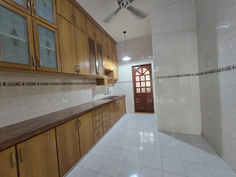 Rumah Teres 2 Tingkat untuk Dijual di Sungai Ara (Penang) - Lim Seok Cheng - Kitchen - PropertyGuru.com.my