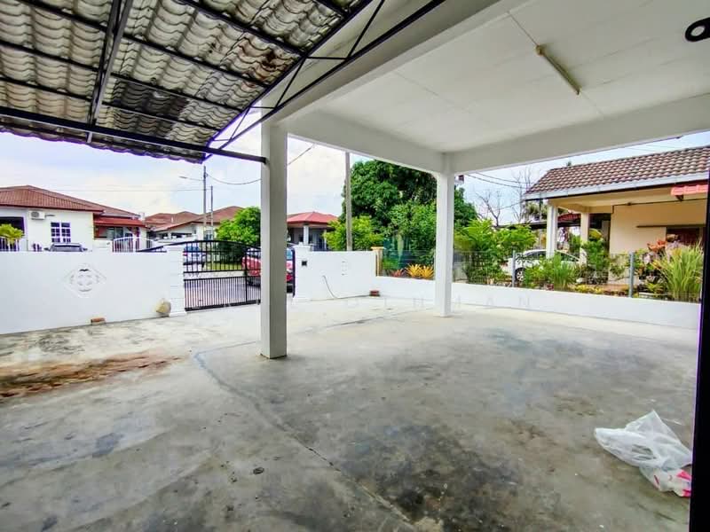 Semi-Detached House for Sale in Senawang (Negeri Sembilan) - Azrul Othman - Exterior - PropertyGuru.com.my