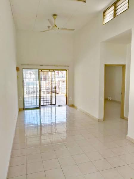 1-storey Terraced House for Sale in Alam Suria (Puncak Alam) - Ajwad Azizan - PropertyGuru.com.my