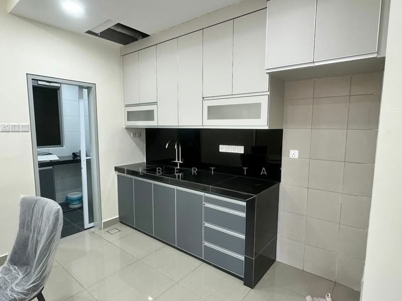 Servis Apartment untuk Disewa di SkyLake Residence - Gilbert Tay - Kitchen - PropertyGuru.com.my
