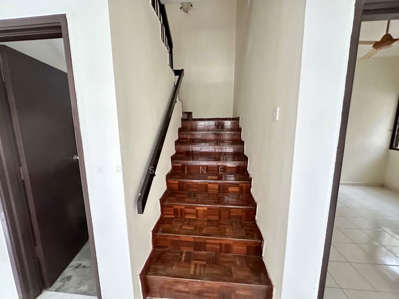 2-storey Terraced House for Sale in Bandar Putra Permai (Seri Kembangan) - Christine Lai - Interior - PropertyGuru.com.my