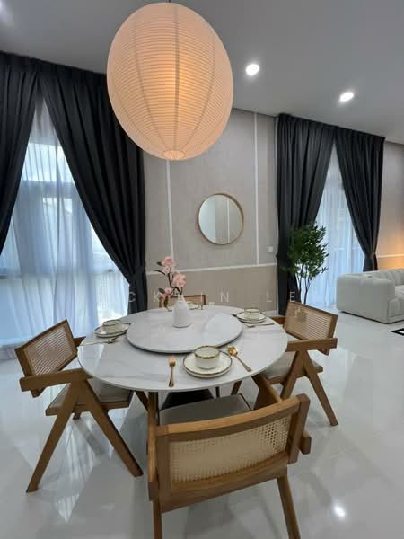 Servis Apartment untuk Dijual di Met 1 Residences - Dacklin Lee - Dining Room - PropertyGuru.com.my