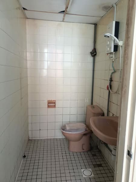 Kondominium untuk Disewa di Faber Heights - SC Toh - Bathroom - PropertyGuru.com.my