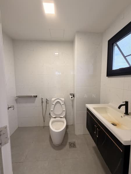 Condominium for Sale at Flora Green - Kelly Tan - Bathroom - PropertyGuru.com.my