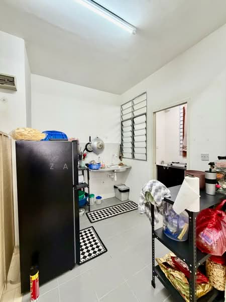 Pangsapuri untuk Dijual di Flora Damai - Zack Chow - Kitchen - PropertyGuru.com.my